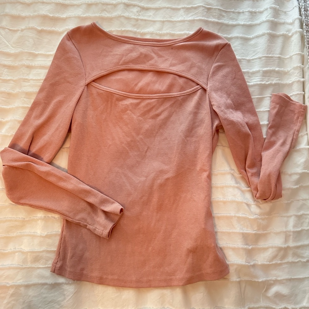 gifted long sleeve pink top with cut out!
